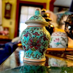 Chinese ceramic vessel